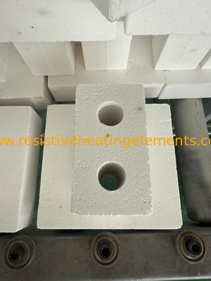 두 개의 구멍을 가진 세라믹 지원 블록